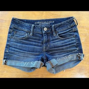 American Eagle Short Shorts. Size: 4